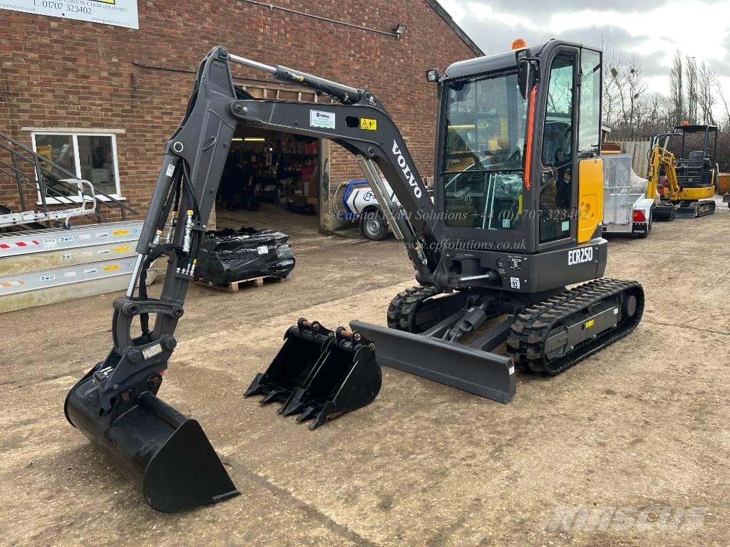 Volvo ECR 25 D 小型挖掘机