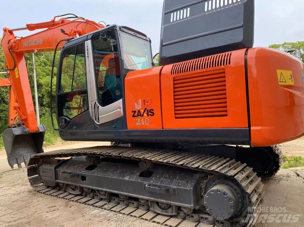 Hitachi ZX 210 履带挖掘机