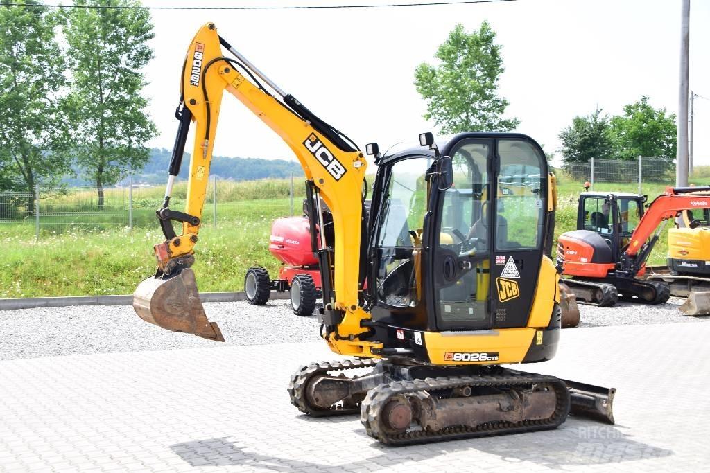 JCB 8026 CTS 小型挖掘机