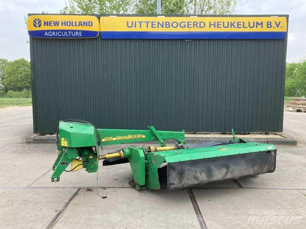 John Deere 328 割草机