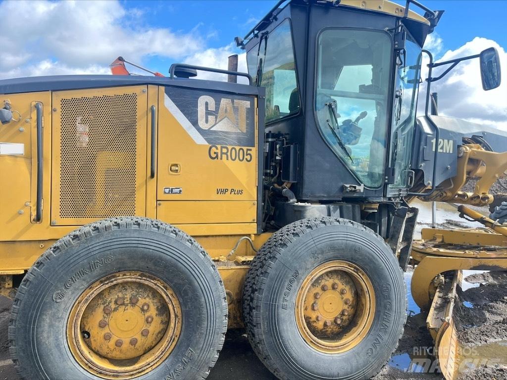CAT 12 M 平地机/推土机