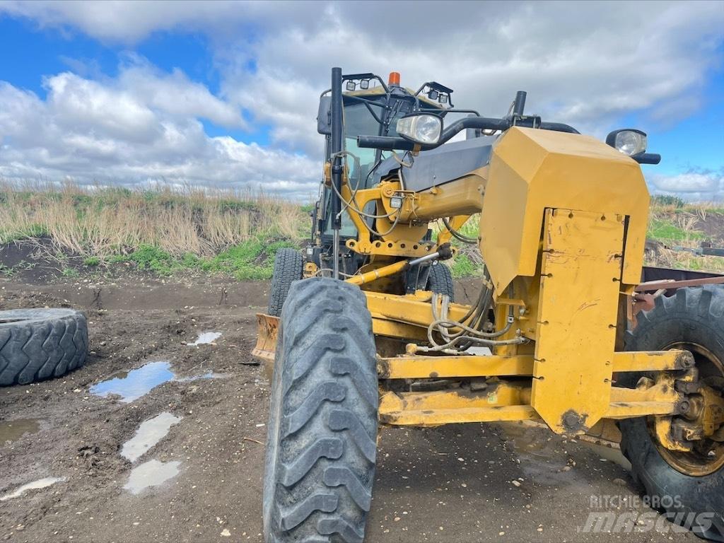 CAT 12 M 平地机/推土机