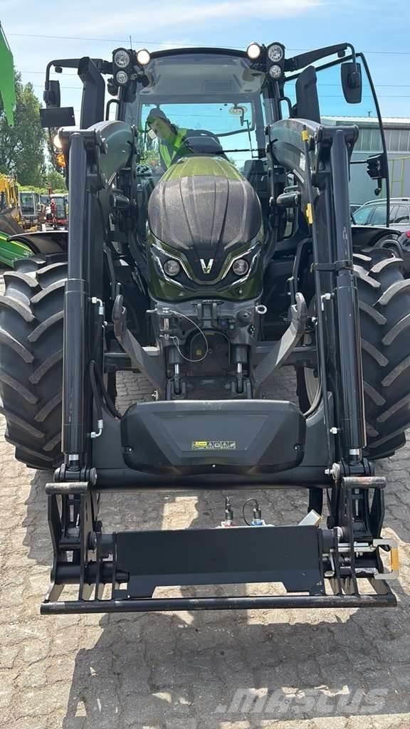 Valtra G135 拖拉机/农用车