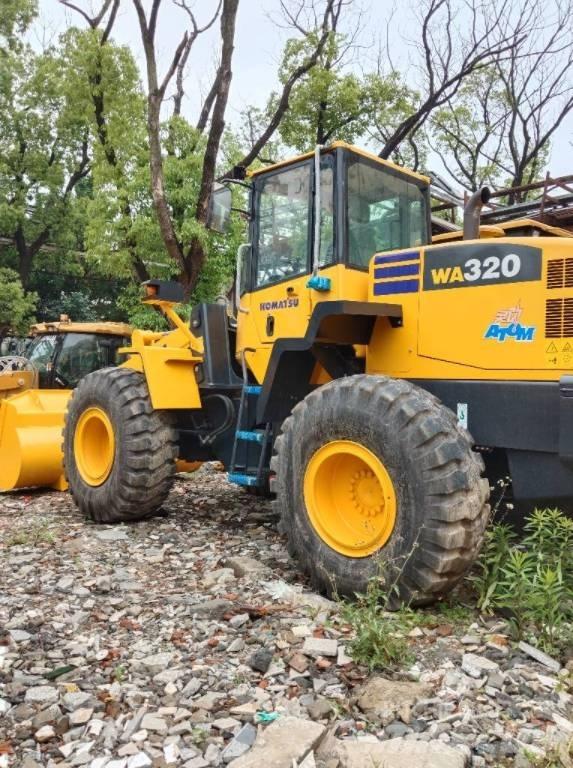 Komatsu WA 320-5 轮式装载机