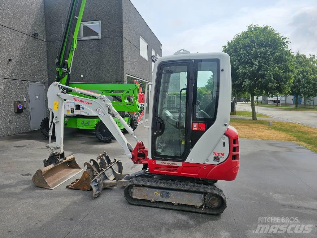 Takeuchi TB 216 小型挖掘机