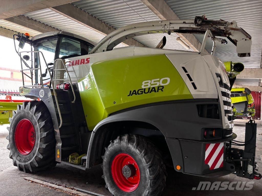 CLAAS Jaguar 850 自走式青贮饲料收割机