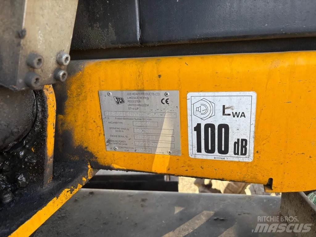 JCB JS145W 轮式挖掘机