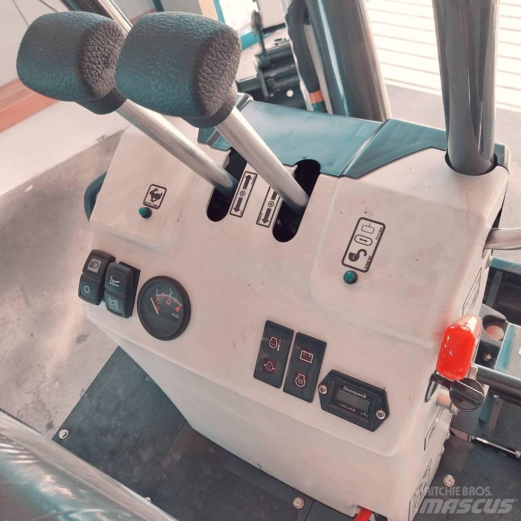 Bobcat E10z 小型挖掘机