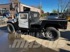  HMMWV M998 皮卡车
