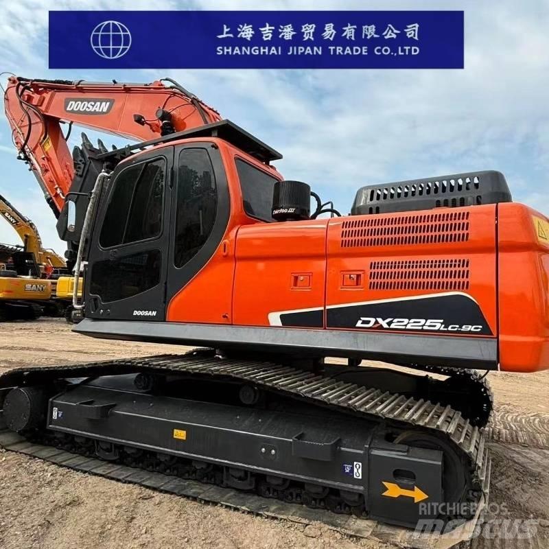 Doosan DX 225 履带挖掘机