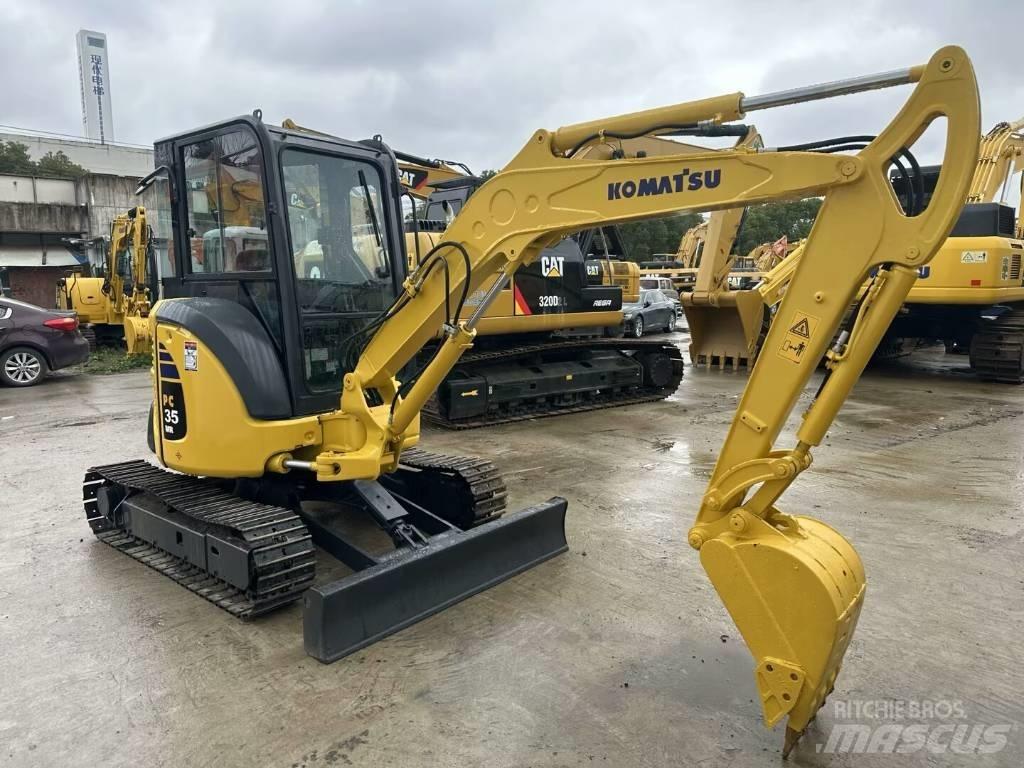 Komatsu PC 35 MR 小型挖掘机