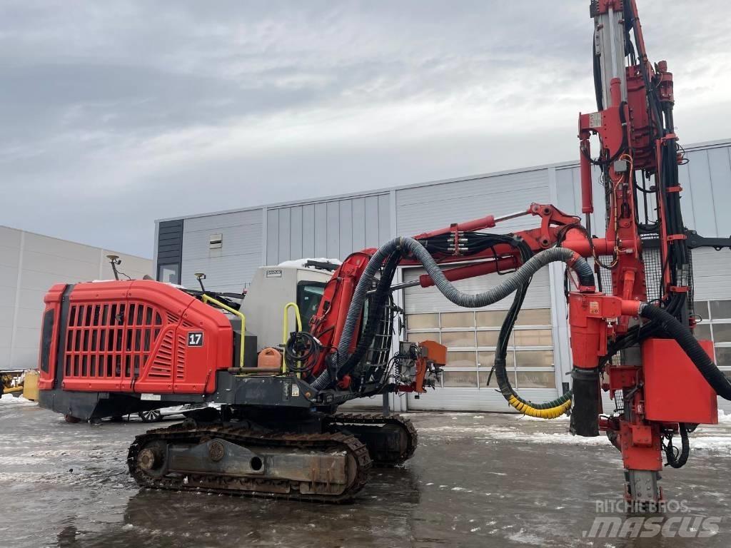 Sandvik DX800i 钻孔机