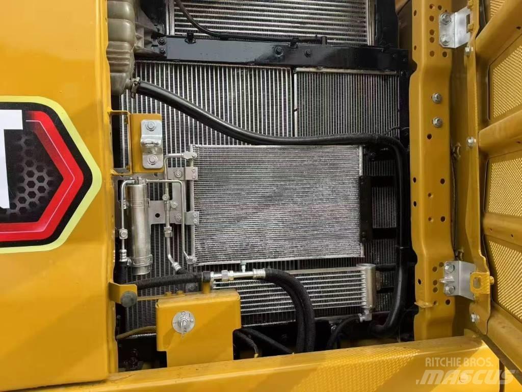 CAT 323GC 履带挖掘机