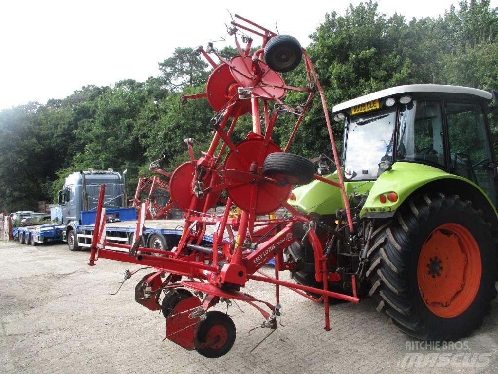 Lely Lotus 770 AWS 犁耙和摊草机