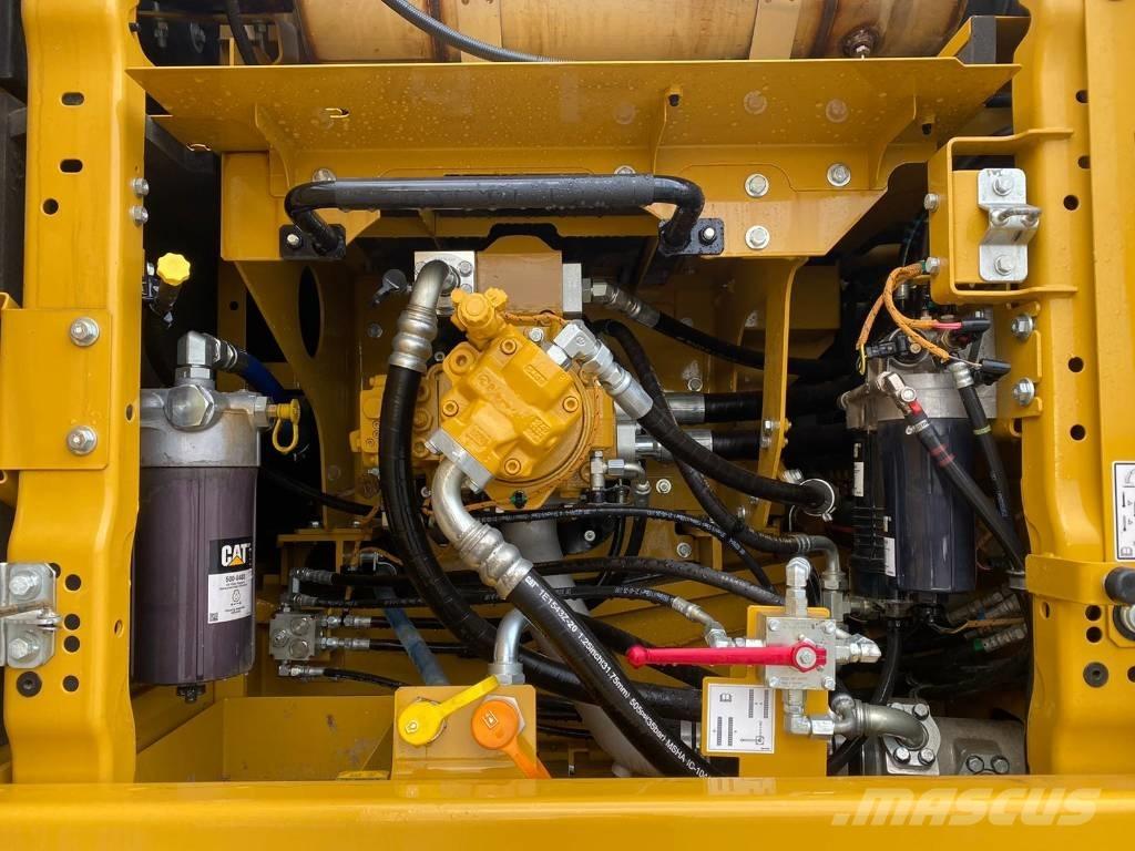 CAT 340uhd 组装挖掘机