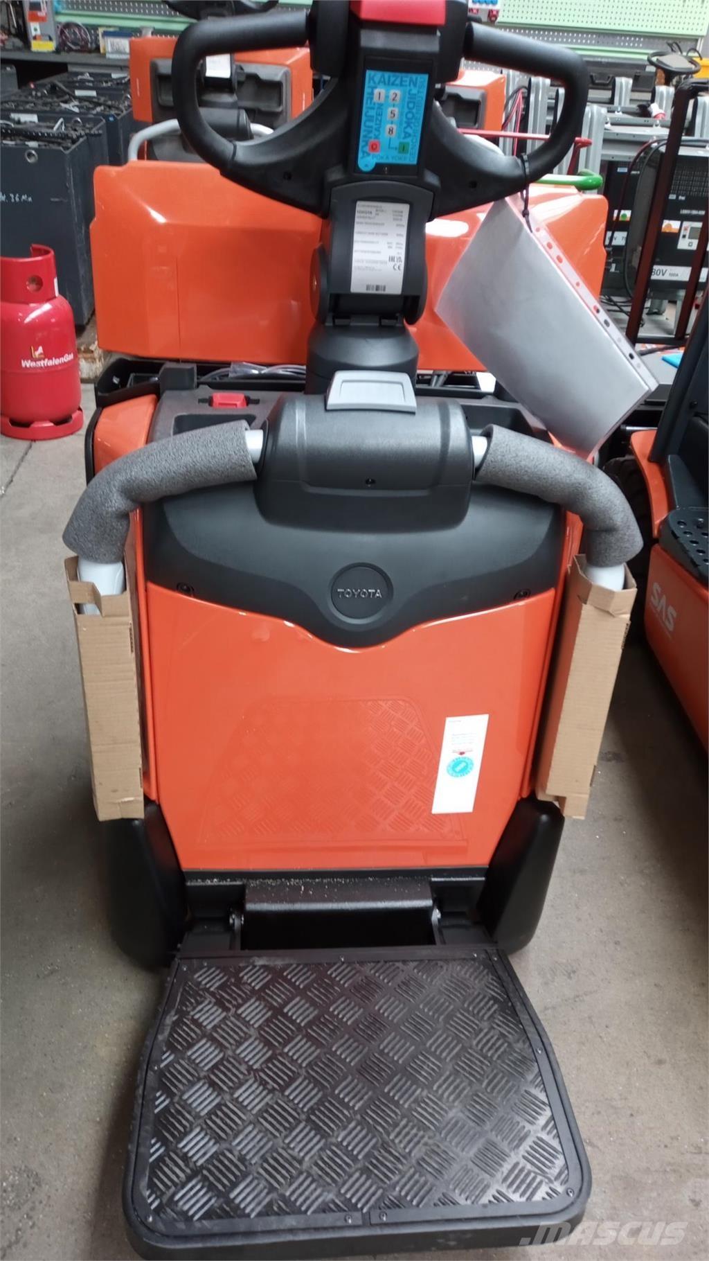 Toyota LPE200B 手推堆垛车