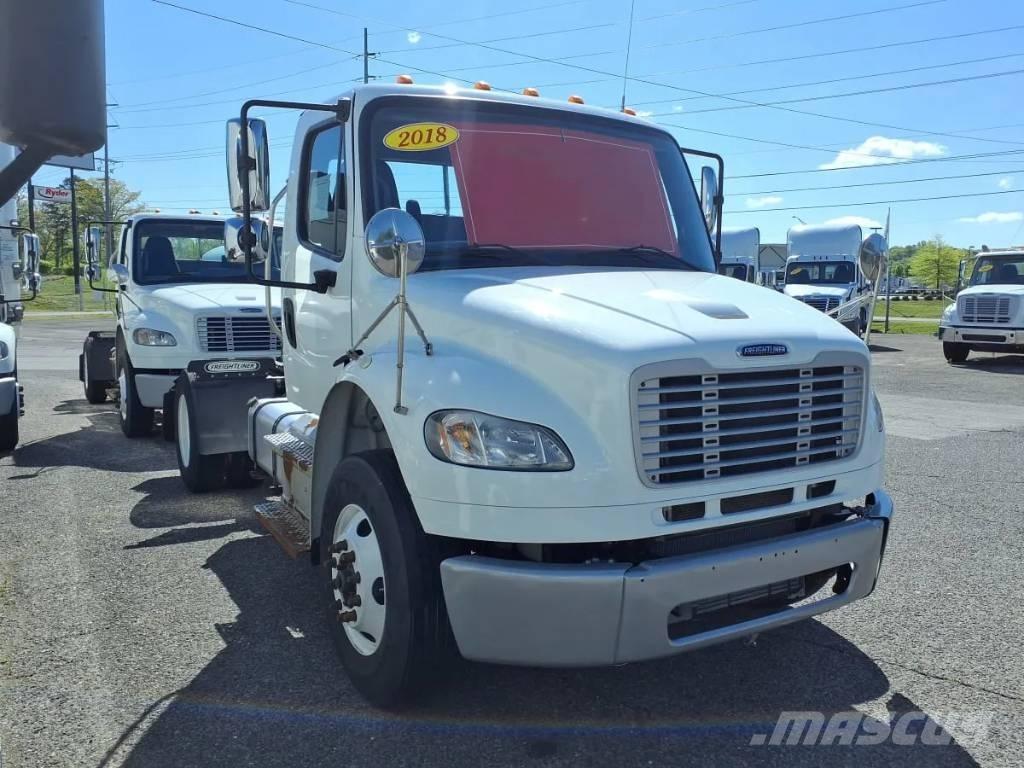 Freightliner M2 106 牵引车