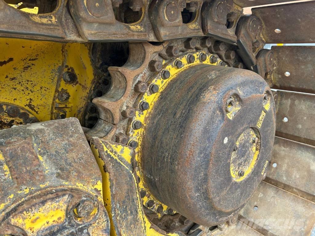Komatsu D 65 WX-18 履带式推土机