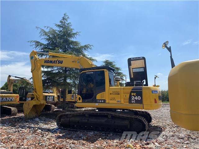 Komatsu PC 240-8 履带挖掘机