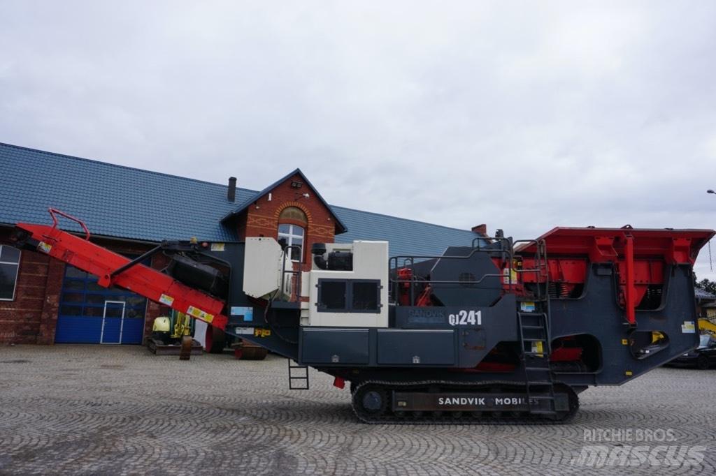 Sandvik QJ 241 移动式破碎机