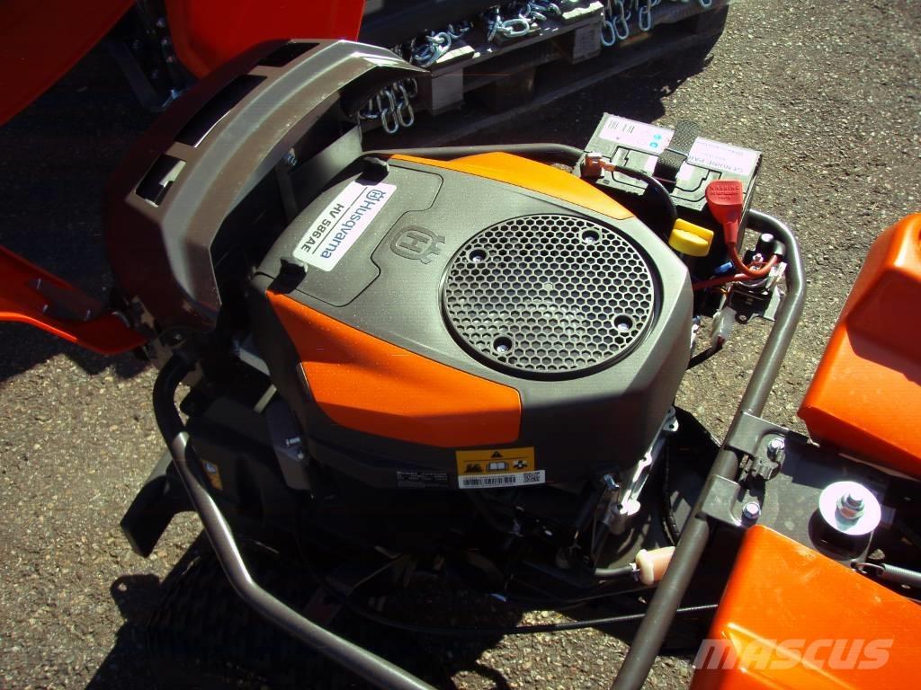 Husqvarna R 214 TC 骑乘式割草机