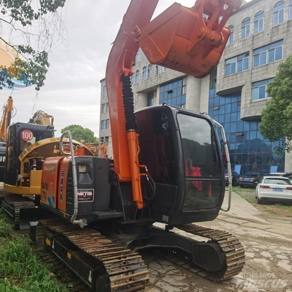 Hitachi ZX 70 小型挖掘机