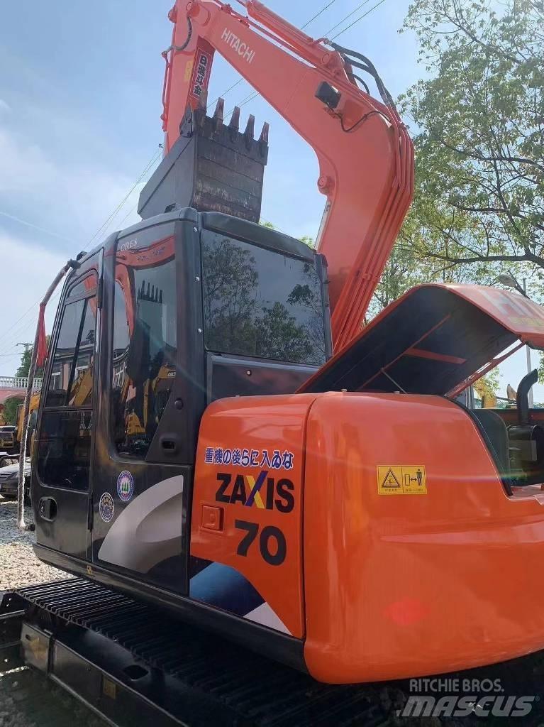 Hitachi ZX70 小型挖掘机