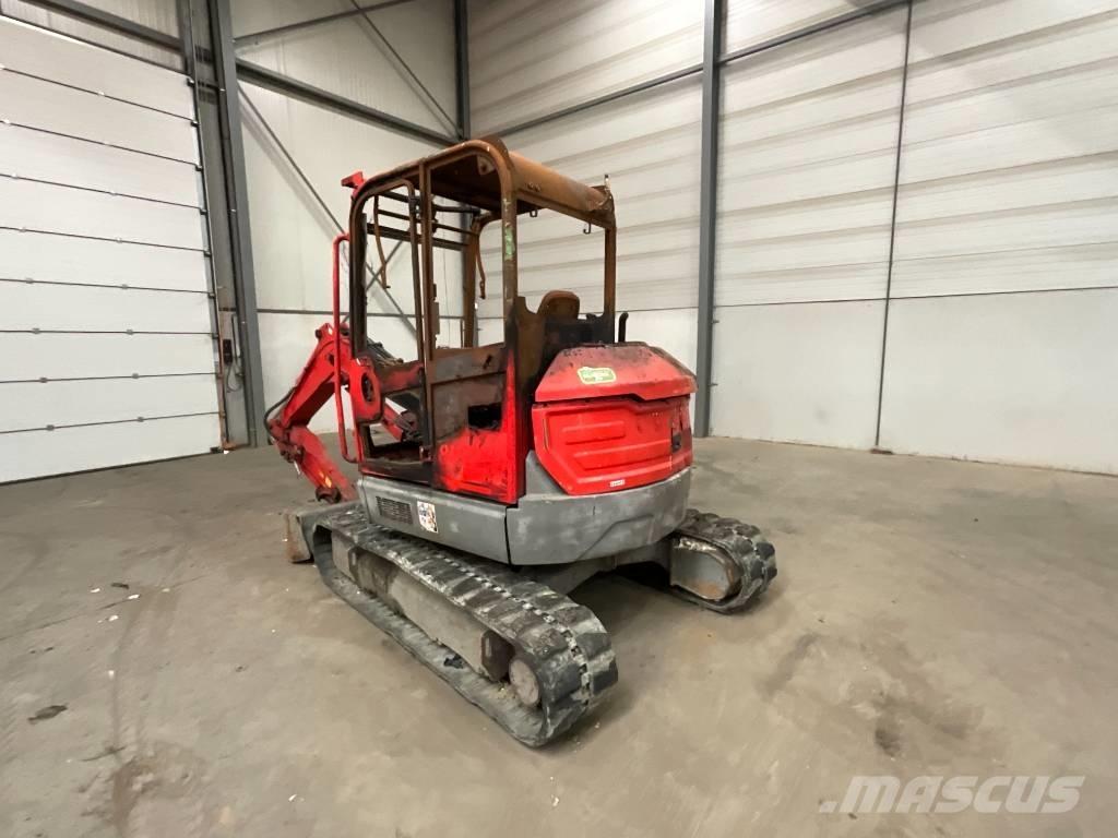 JCB 48 Z-1 小型挖掘机