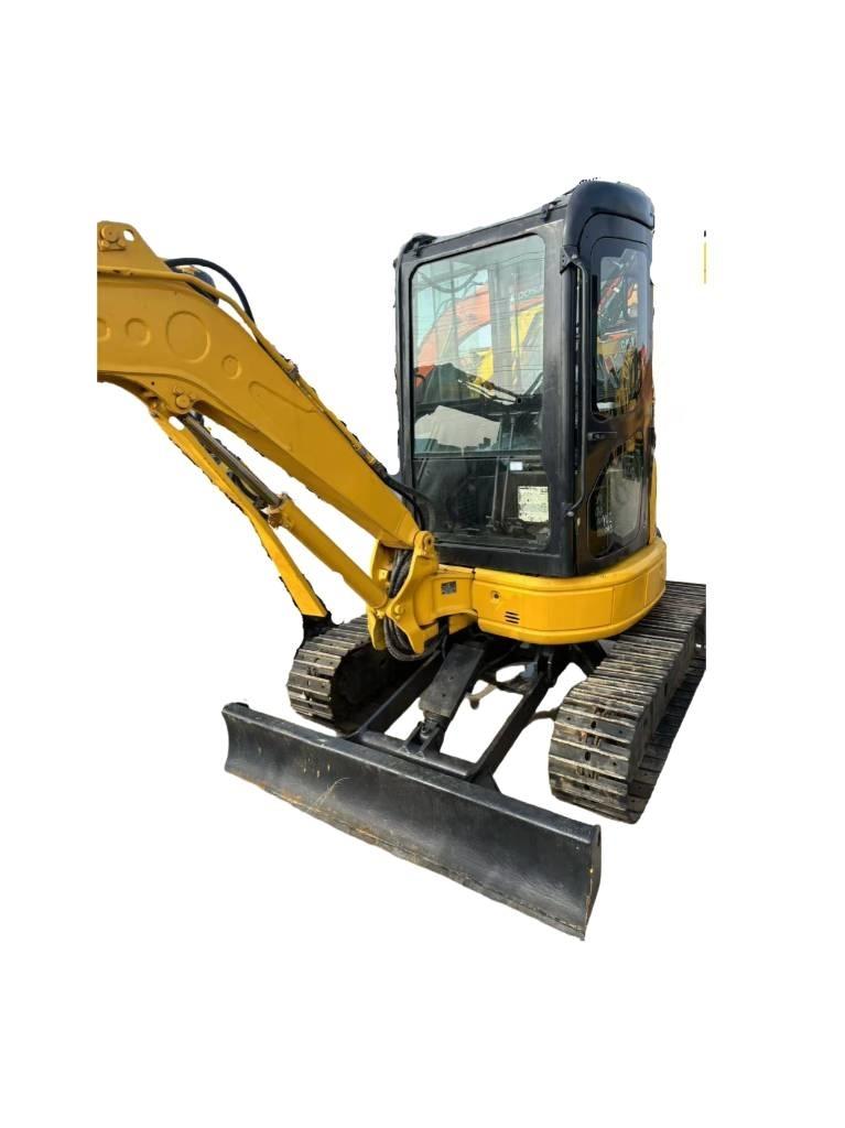 Komatsu 35 履带挖掘机