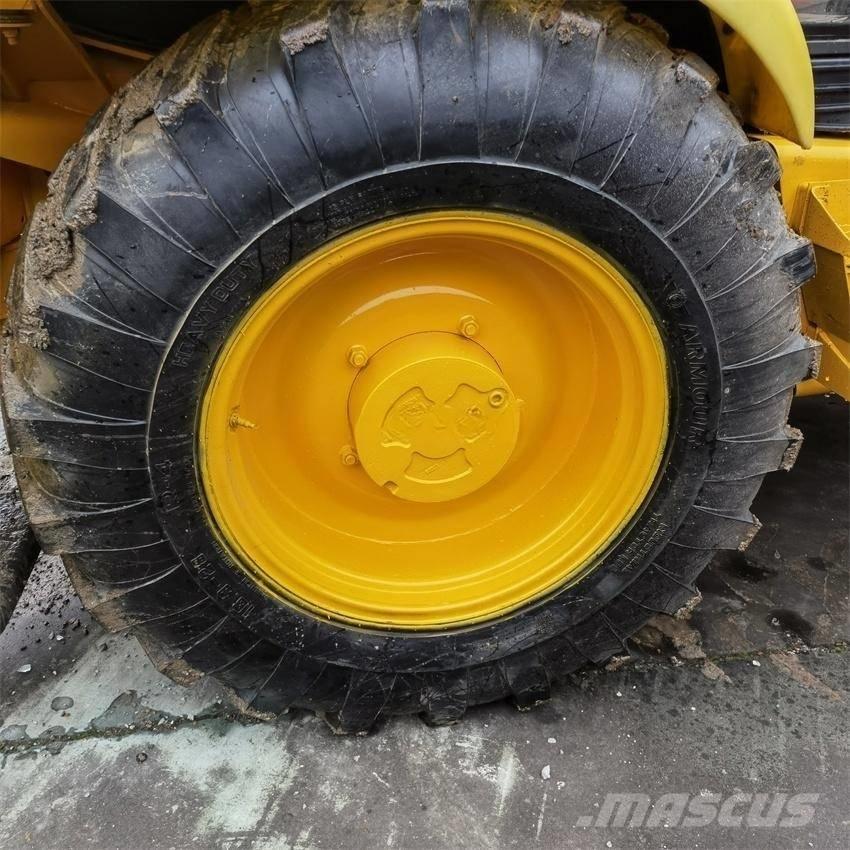 JCB 4CX 反铲装载机