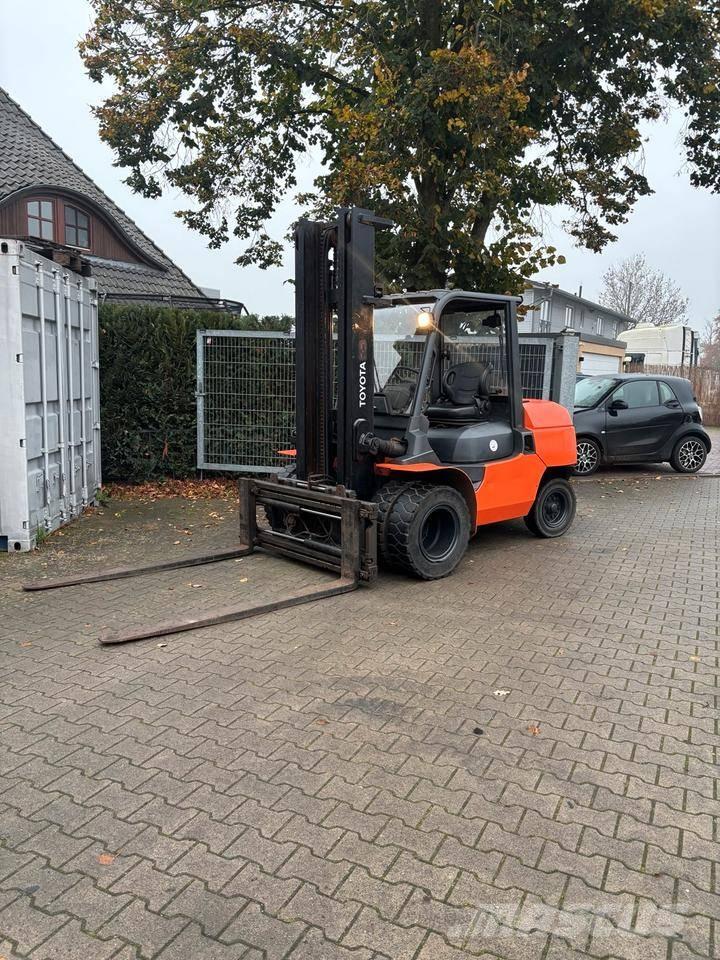 Toyota 7 FD 45 柴油叉车