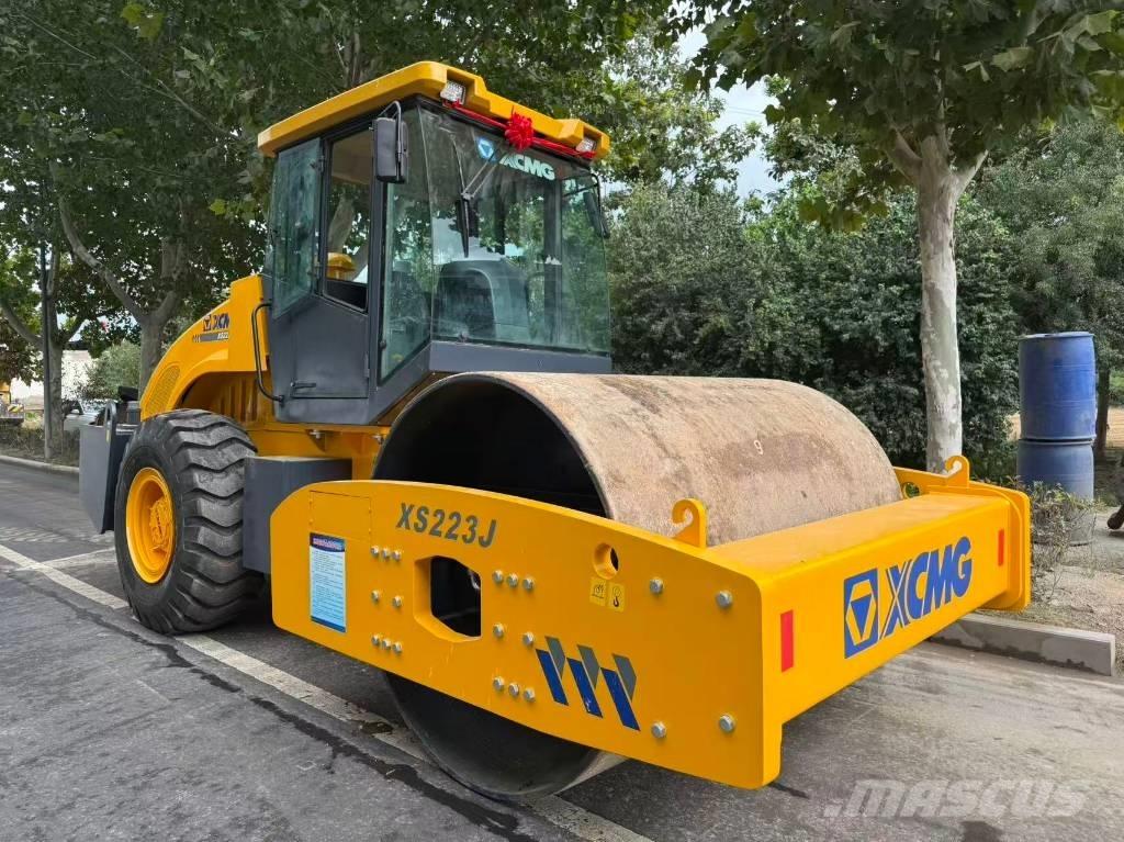 XCMG XS 223 J 单轮压路机
