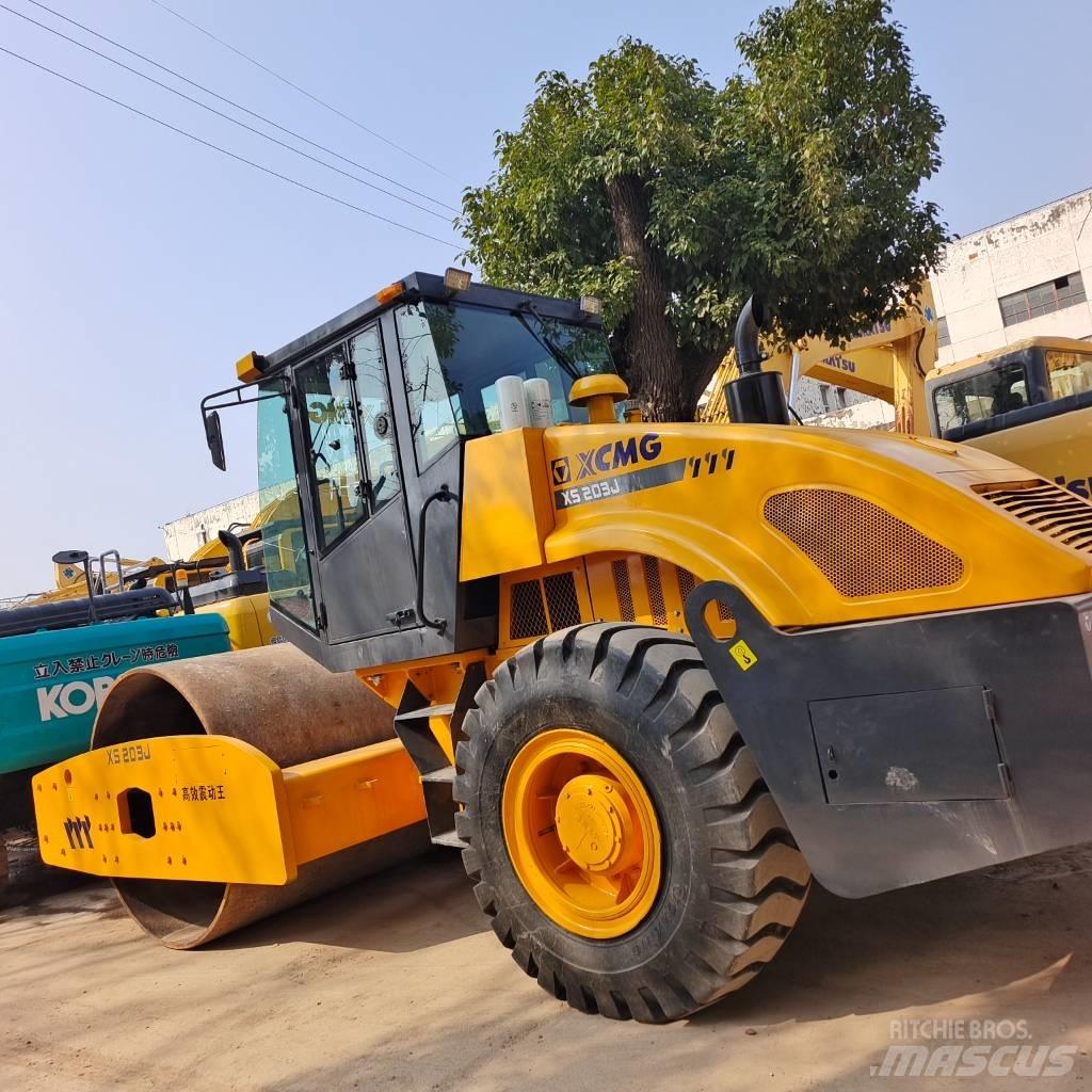 XCMG XS 202J 单轮压路机