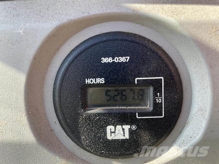 CAT 320FL 履带挖掘机