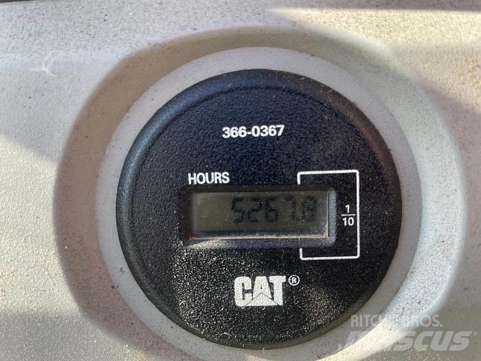 CAT 320FL 履带挖掘机