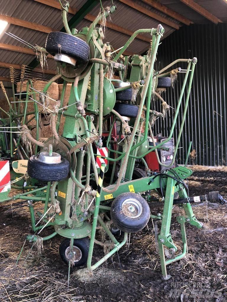 Krone 8.82/8 Tedder 犁耙和摊草机