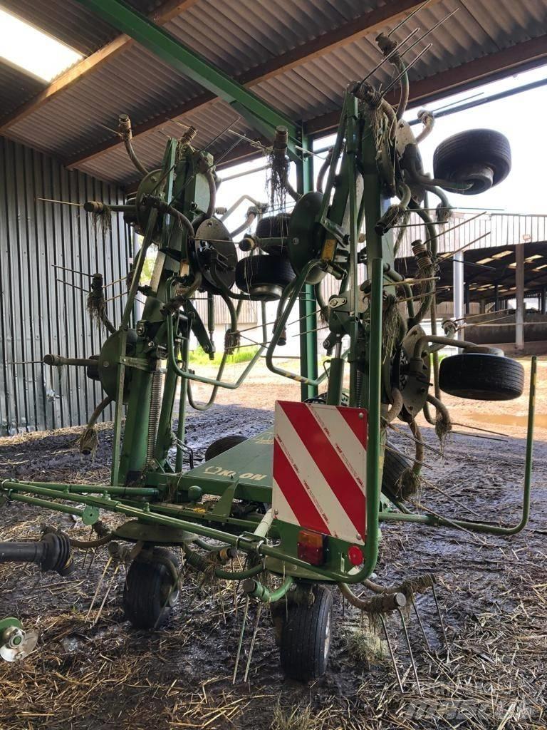 Krone 8.82/8 Tedder 犁耙和摊草机