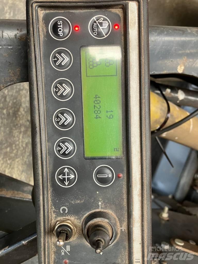 Vicon RF135 Balepack 圆捆打捆机