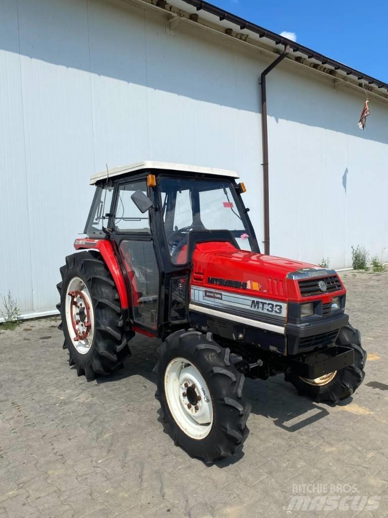 Mitsubishi MT 33 小型拖拉机