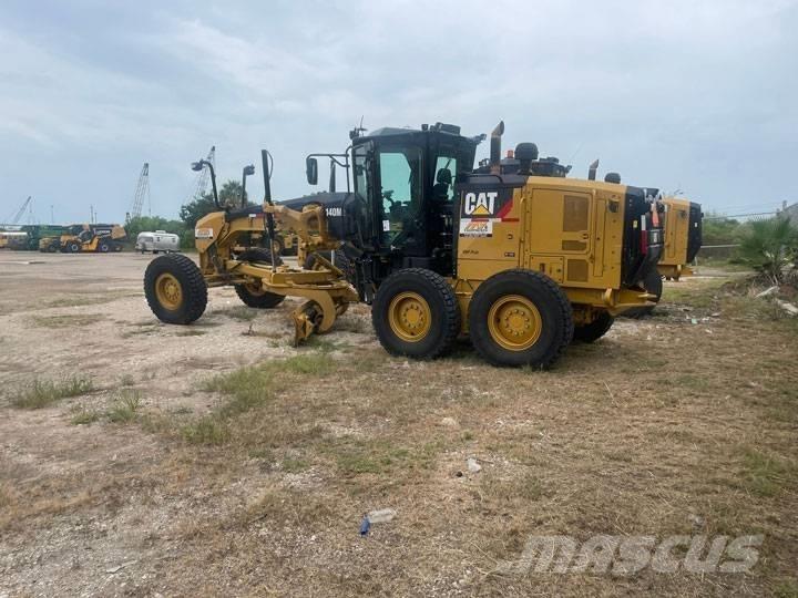 CAT 140 M 2 平地机/推土机