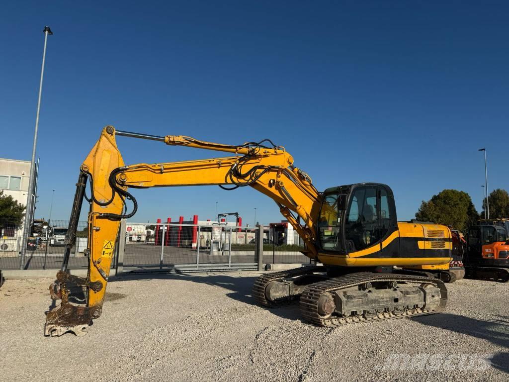 JCB JS 235 履带挖掘机