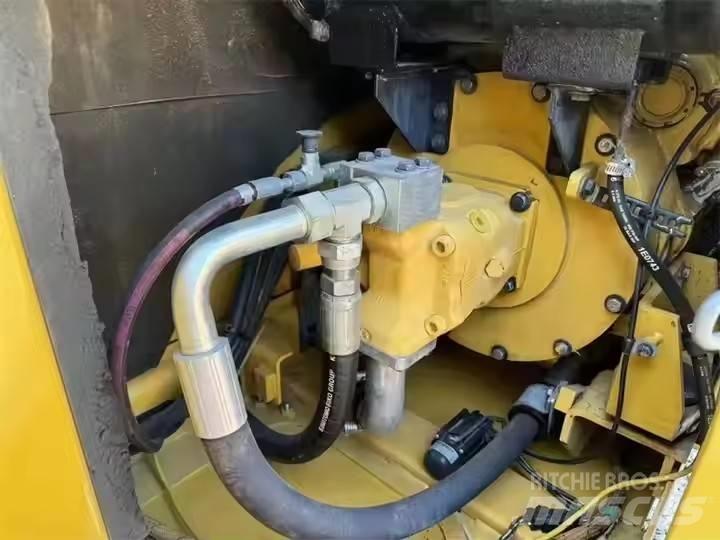 CAT 307 履带挖掘机
