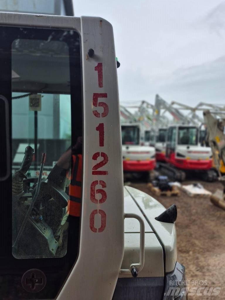 Takeuchi TB 250 小型挖掘机