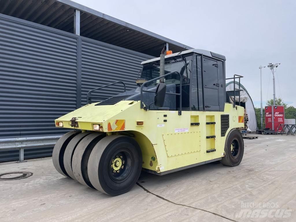 Ammann AP 240 胶轮压路机