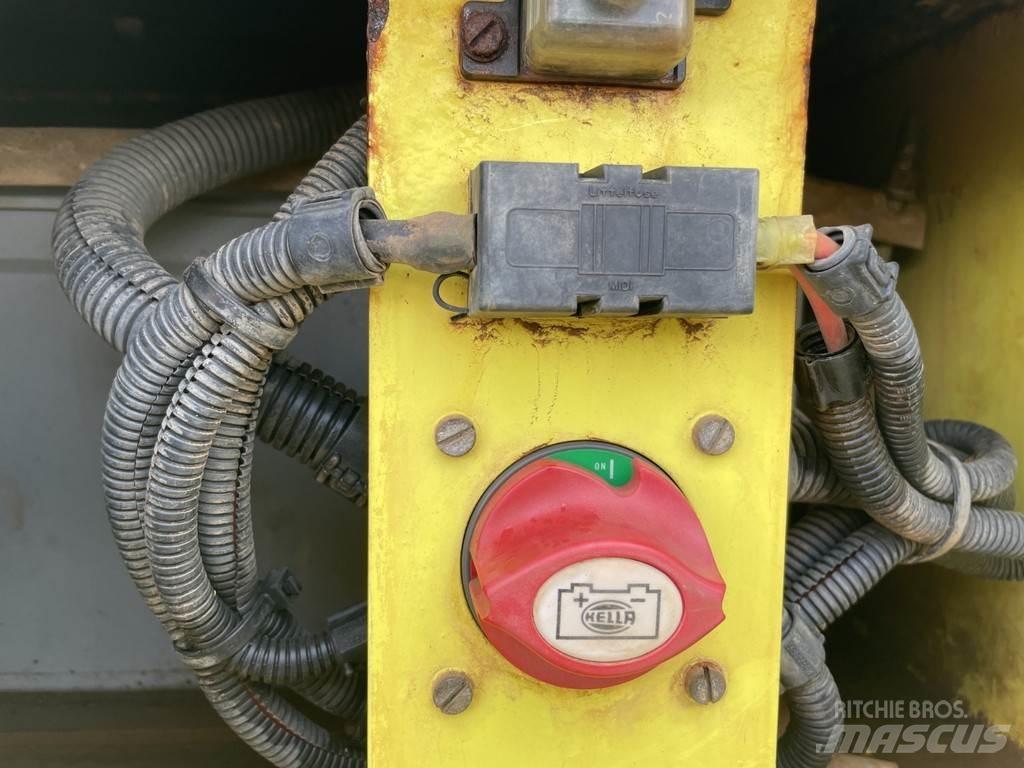Ammann AP 240 胶轮压路机