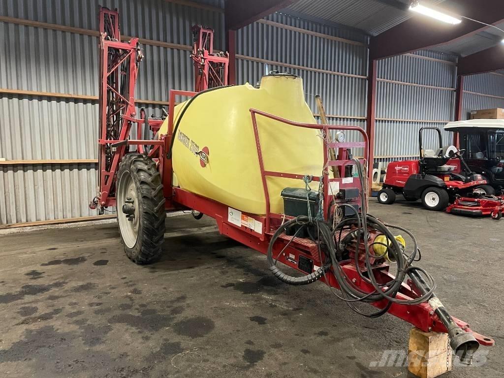 Hardi Ranger 2500 牵引式喷雾机