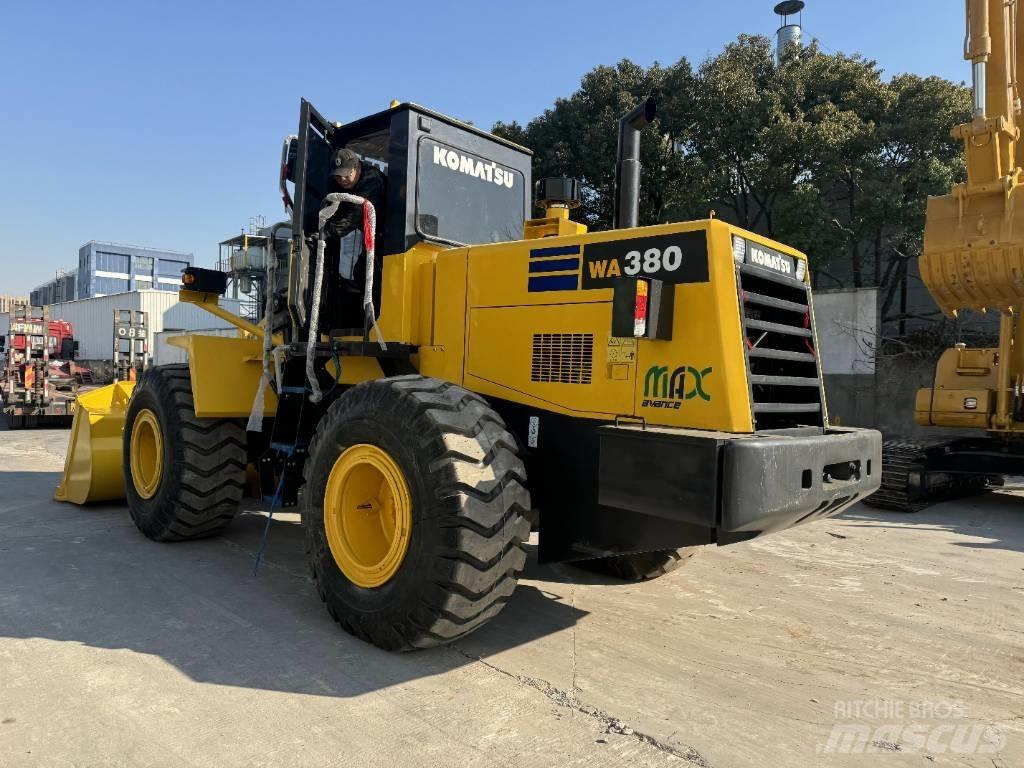 Komatsu WA380-6 轮式装载机