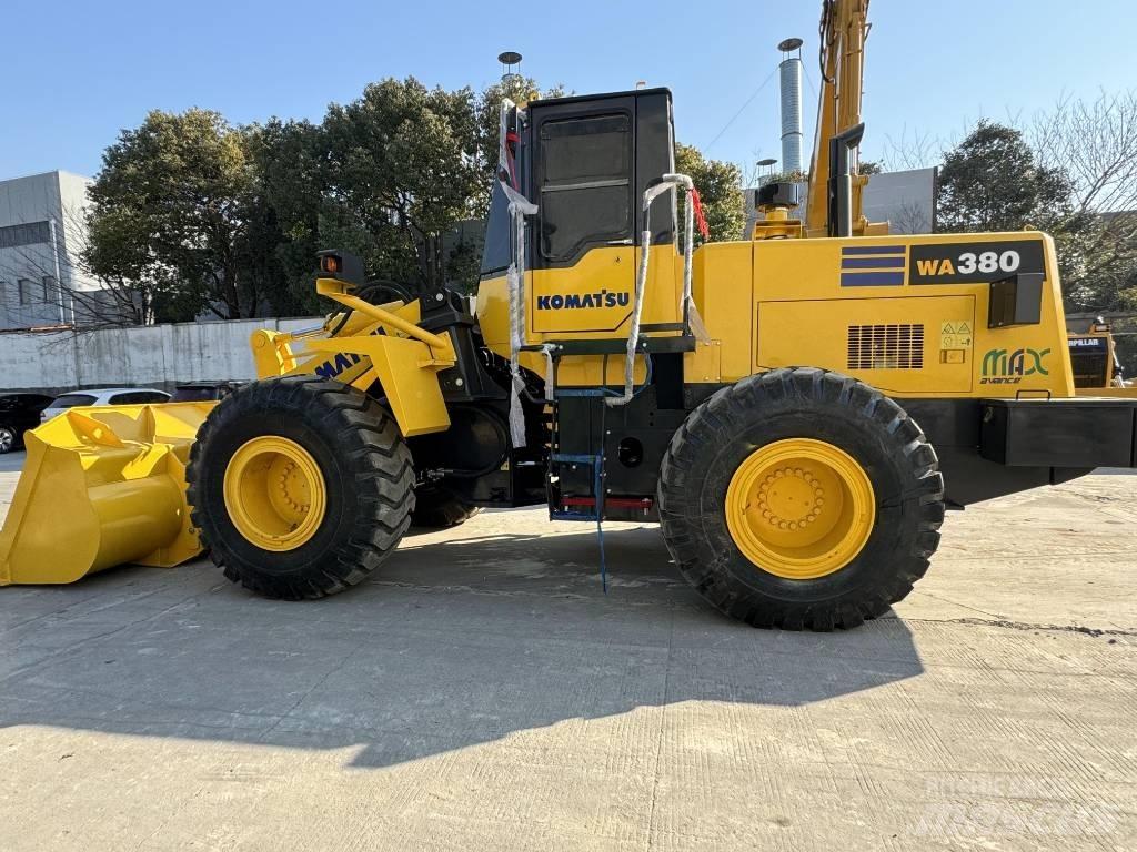 Komatsu WA380-6 轮式装载机