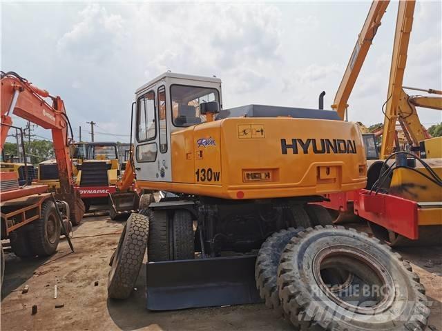 Hyundai R130WD 轮式挖掘机