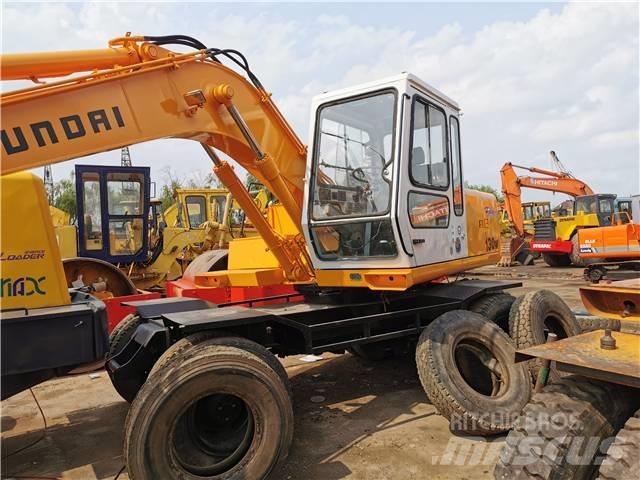 Hyundai R130WD 轮式挖掘机